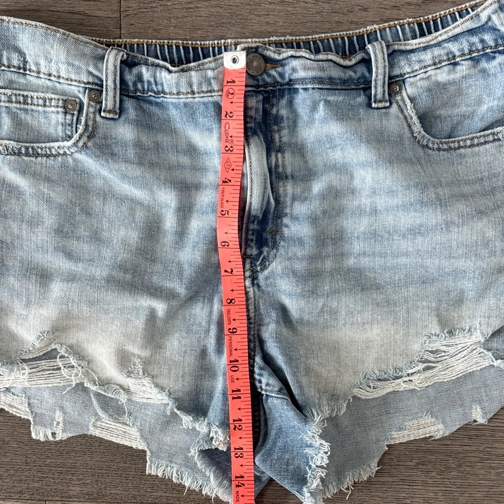 🌼AERIE🌼 Distressed Daydream Denim Shorts, Size XL - Picture 7 of 10